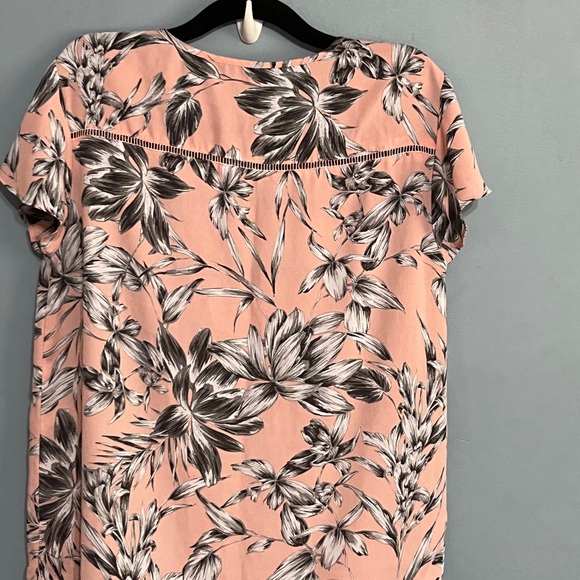 SELLING BANANA REPUBLIC TOP FLORAL COLOR SHORT SLEEVE SIZE BIG SMALL PRE- OWNED - Picture 12 of 12